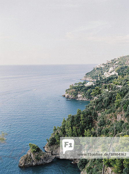 Italien  Amalfi  Positano  Tyrrhenisches Meer mit Küste