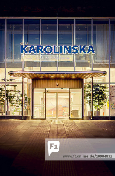 Schweden  Stockholm  Eingang zum Karolinska Universitätskrankenhaus