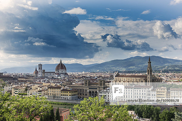 Italien,  Toskana,  Florenz,  historische Altstadt,  Basilika Santa Croce rechts