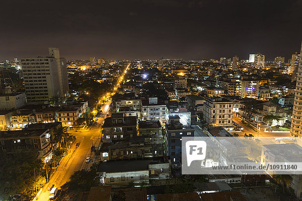 Kuba  Havanna  Stadtbild bei Nacht