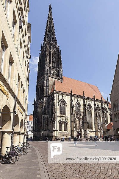 Deutschland  Münster  Blick auf St. Lamberti am Prinzipal Market