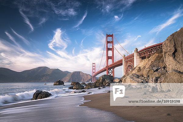 USA  Kalifornien  Golden Gate Bridge am Abend