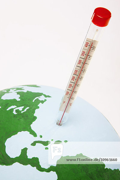 Globus mit Thermometer; Edmonton  Alberta  Kanada'.