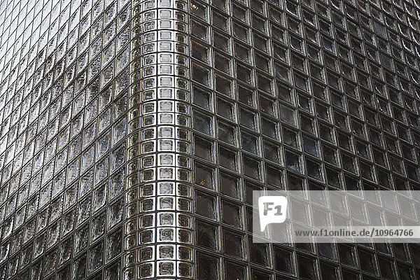 Fassade einer Wand mit Glasbausteinen; Tokio  Japan'.