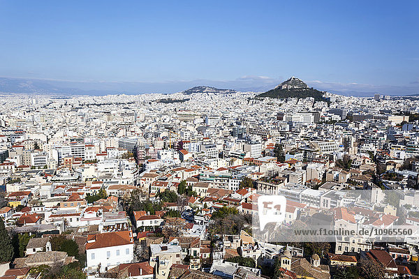 Lykavittos-Hügel und Stadtbild von Athen; Athen  Griechenland'.