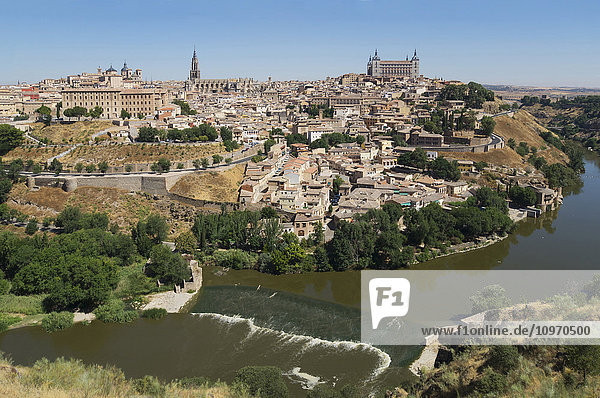 Skyline von Toledo und Alcazar; Toledo  Kastilien-La Mancha  Spanien'.