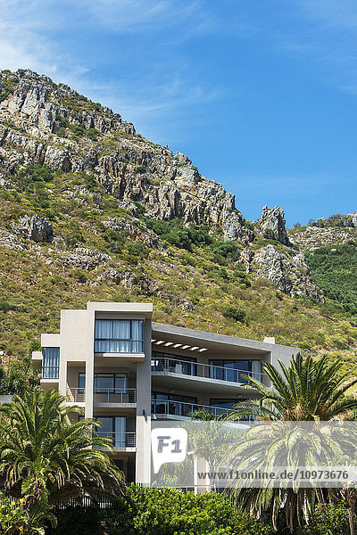 Haus und Landschaft; Gordon's Bay  Westkap  Südafrika'.