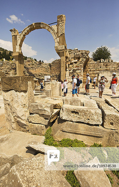 Der Pollio-Brunnen; Ephesus  Türkei'.