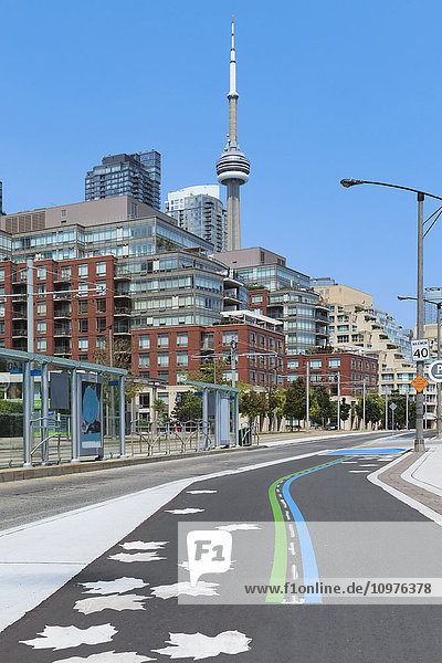 Fahrradweg an der Harbourfront; Toronto  Ontario  Kanada'.