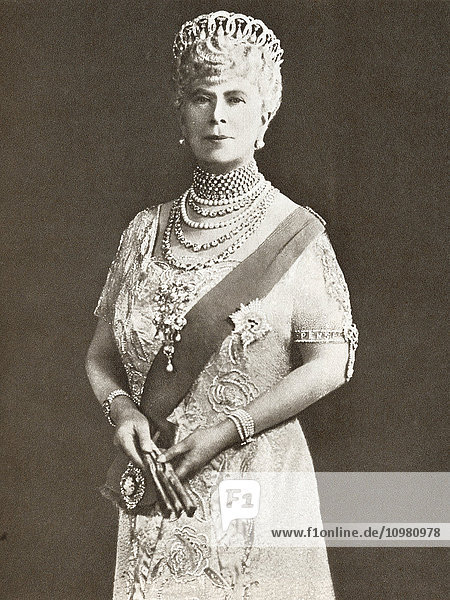 Maria von Teck  Victoria Mary Augusta Louise Olga Pauline Claudine Agnes  1867 - 1953. Königingemahlin des Vereinigten Königreichs als Ehefrau von König Georg V. Aus The Story of 25 Eventful Years in Pictures  veröffentlicht 1935.