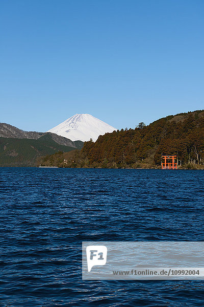 Blick auf den Berg Fuji vom Ashi-See am Morgen  Hakone  Japan