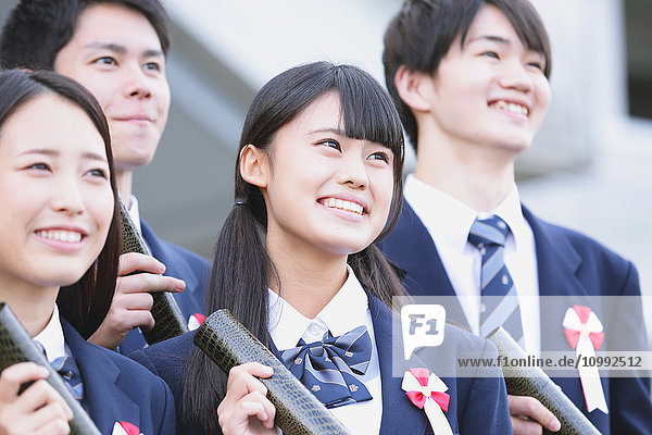 Japanische Abschlussfeier der High School