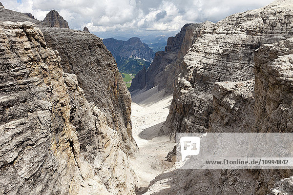 Blick auf das wilde Val Mesdi (Mittagstal) in der Sellagruppe  Dolomiten  Trentino Südtirol  Italien