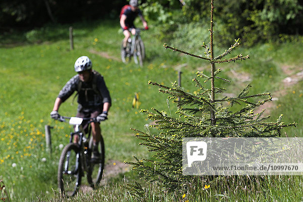 Dre Dans le l'Darbon : Mountainbike-Rennen in den französischen Alpen.