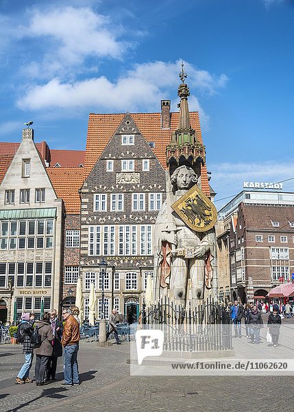 Wahrzeichen Bremer Roland  Rolandstatue auf dem Marktplatz  Altstadt  Bremen  Deutschland  Europa