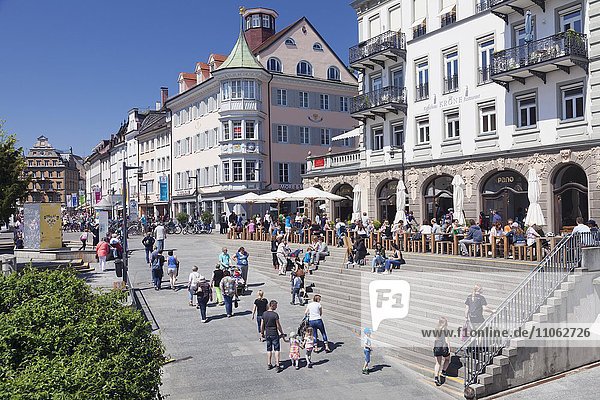 Straßencafes an der Marktstätte Konstanz Bodensee Baden-Württemberg Deutschland Europa