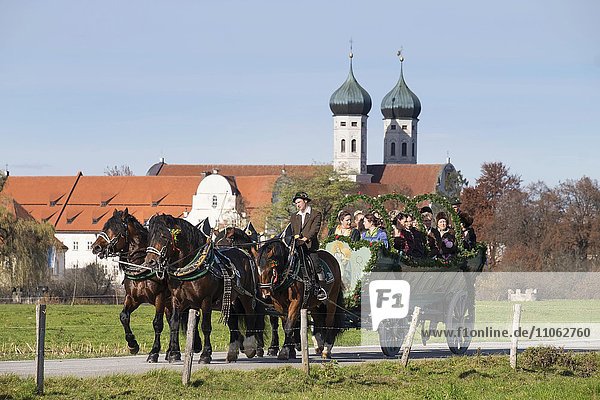 Leonhardi procession  Benediktbeuern  Upper Bavaria  Bavaria  Germany  Europe