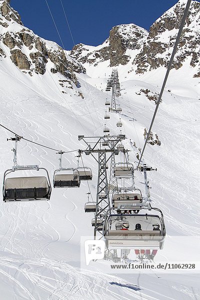 Sessellift Glüna  Corviglia  St. Moritz  Graubünden  Schweiz  Europa