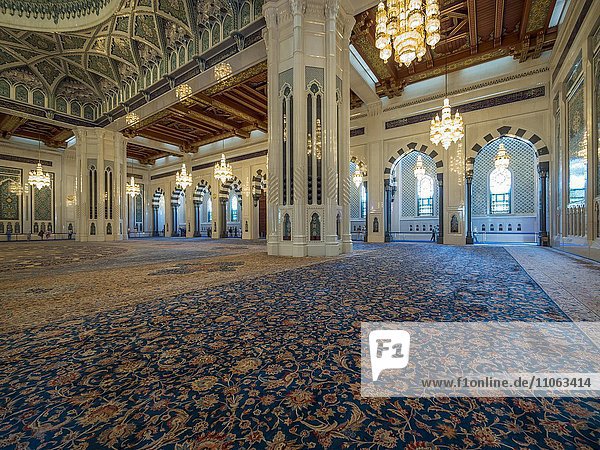 Große Sultan-Qabus-Moschee  Innenraum  Maskat  Sultanat Oman  Golfstaat  Arabische Halbinsel  Naher Osten  Asien