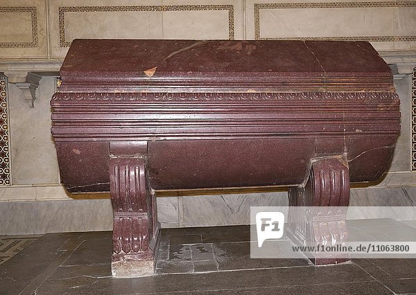 Sarkophag von Wilhelm I. von Sizilien  Dom von Monreale  Monreale  Sizilien  Italien  Europa