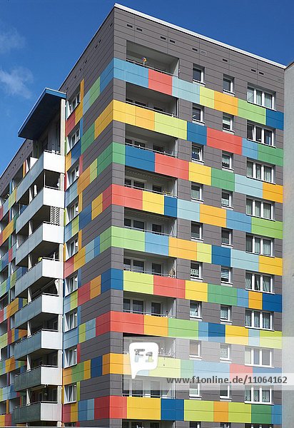 Farbig gestalteter  sanierter  ehemaliger Plattenbau  Dresden  Deutschland  Europa