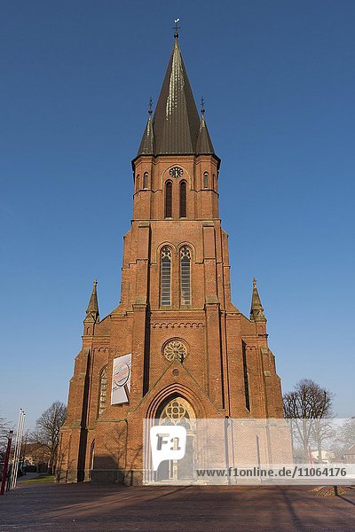 St. Antonius-Kirche in Papenburg  Ostfriesland  Niedersachsen  Deutschland  Europa