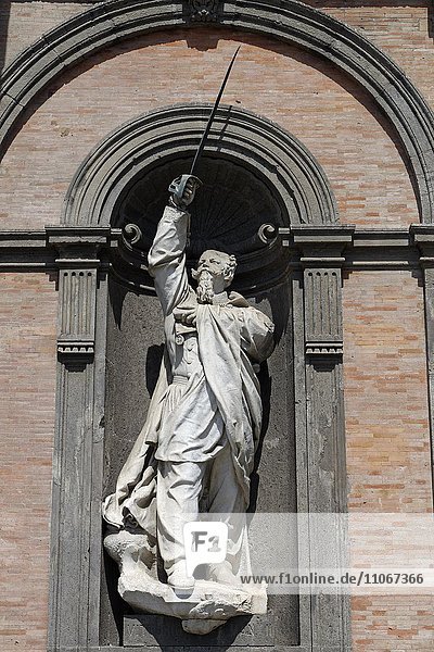 Vittorio Emanuele II.  König von Sardinien-Piemont  Statue in der Fassade des Palazzo Reale  Piazza del Plebiscito  Neapel  Kampanien  Italien  Europa