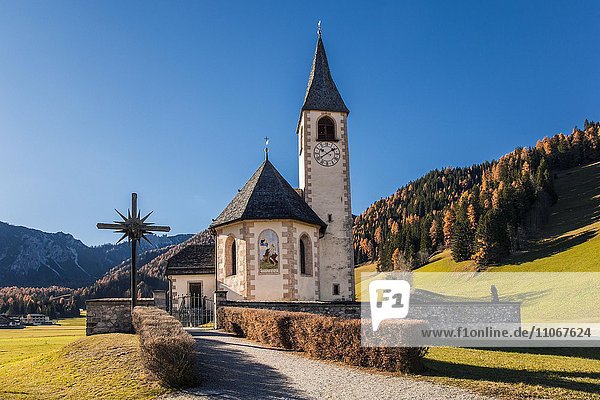 Kirche St. Veit oder San Vito  Innerprax  Südtirol  Provinz Bozen  Italien  Europa