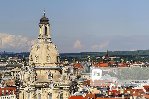 Frauenkirche  Kunstakademie  Regierungspräsidium  Altstadt vom Turm der Kreuzkirche aus gesehen  Dresden  Sachsen  Deutschland  Europa