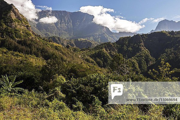 Ausblick in die Caldera Cirque de Cilaos  UNESCO Weltnaturerbe  La Reunion  Afrika