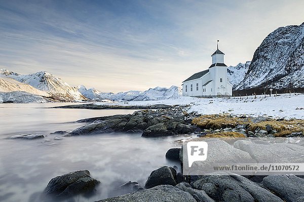 Kirche von Gimsoy  Lofoten  Norwegen  Europa