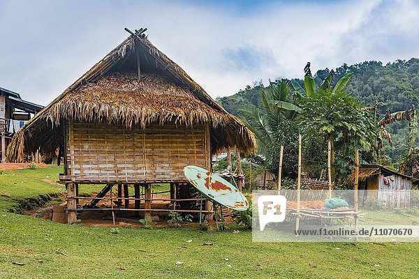 Einfaches Haus  Hütte  Khmu Minority Village  Ban Nalan Tai  Nam Ha National Park  Luang Namtha  Laos  Asien