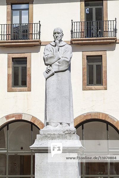 Statue of the Benedictine monk  abbot and professor Feijoo of Oviedo  1676-1764  Oviedo  Asturias  Spain  Europe
