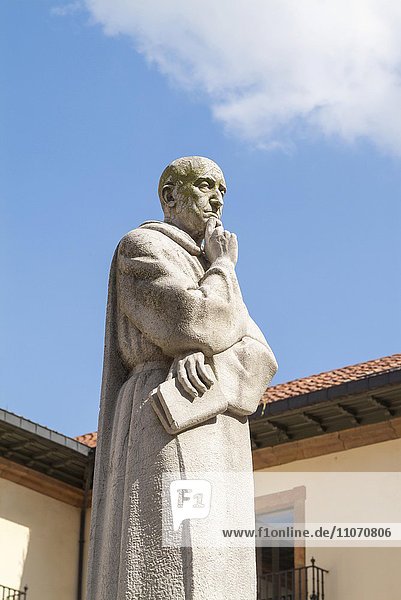 Statue of the Benedictine monk  abbot and professor Feijoo of Oviedo  1676-1764  Oviedo  Asturias  Spain  Europe