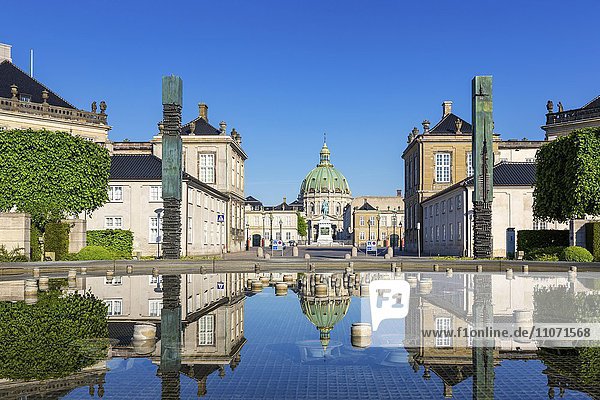 Fountain in front of Amalienborg Palace in Copenhagen  Denmark  Europe
