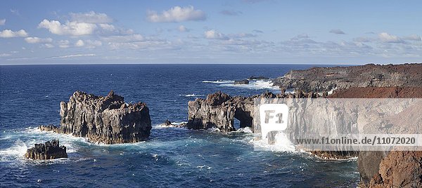 Steile Felsenküste Puntas de Gutierrez El Hierro Kanarische Inseln Spanien Europa
