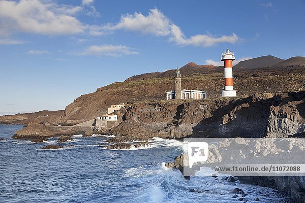 Faro de Fuencaliente lighthouse, behind volcano Teneguia, Fuencaliente, La Palma, Canary Islands, Spain, Europe