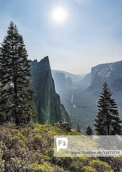 Ausblick ins Yosemite Valley  Taft Point  El Capitan  Yosemite Nationalpark  Kalifornien  USA  Nordamerika