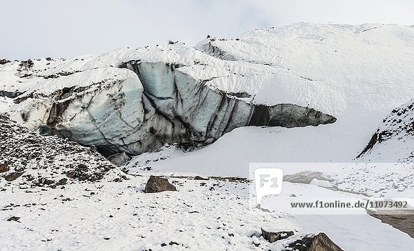 Gletschertor  Flussaustritt am Skaftafelljökull Gletscher  Vatnajokull National Park  Südisland  Island  Europa