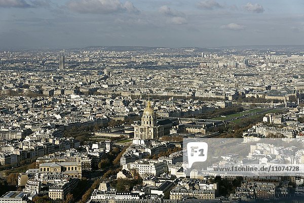 Ausblick von Tour Montparnasse auf Invalidendom  Montparnasse  Paris  Île-de-France  Frankreich  Europa