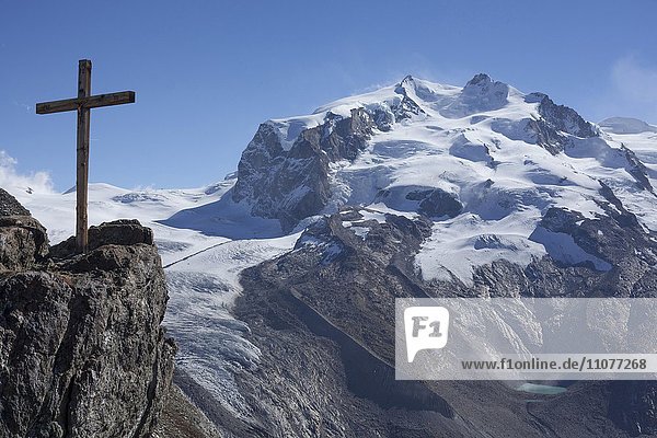 Aussicht vom Gornergrat auf Bergmassiv Monte Rosa  Zermatt  Wallis  Schweiz  Europa
