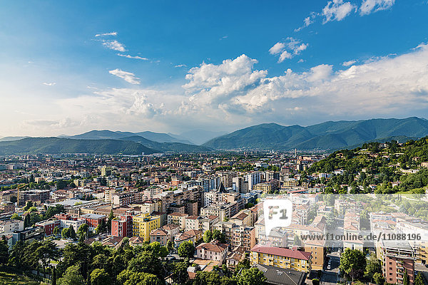 Italien  Brescia  Blick von Colle Cidneo auf die Stadt