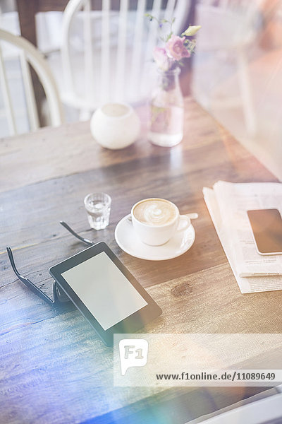 abwesend,Anschluss,Brille,Cappuccino,Cappucino,Computer
