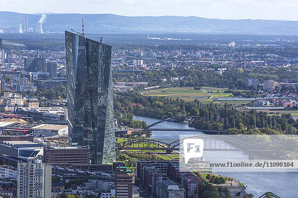Deutschland  Frankfurt  Blick vom Main Tower auf die Europäische Zentralbank und den Main
