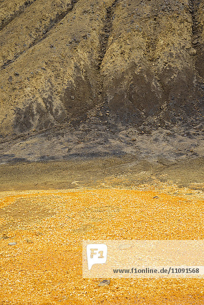 Spanien  Mazarron  ehemalige Mine  gelbe Mineralien