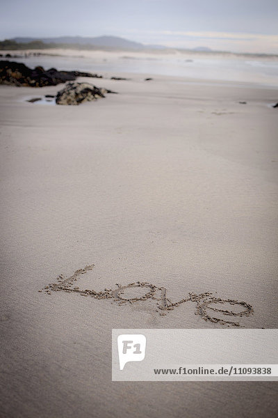Liebe im Sand am Strand geschrieben