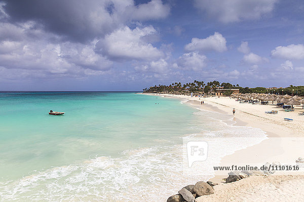 Blick auf den Divi Beach  Aruba  Kleine Antillen  Niederländische Antillen  Karibik  Mittelamerika