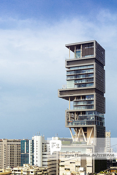 Antilia (Ambani-Gebäude)  das teuerste Privathaus der Welt (für Mukesh Ambani) in der Altamont Road  Mumbai (Bombay)  Maharashtra  Indien  Asien