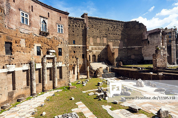 Überreste des Augustus-Forums  seitliche Säulengänge  Rom  Unesco-Weltkulturerbe  Latium  Italien  Europa