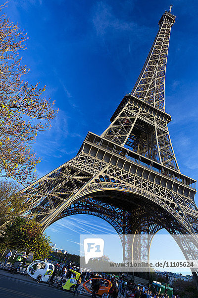 Eiffelturm im Herbst  Paris  Frankreich  Europa